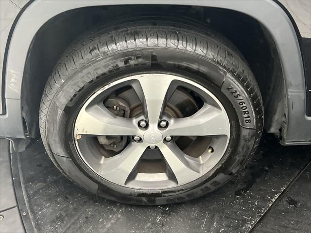 used 2020 Jeep Cherokee car, priced at $15,885