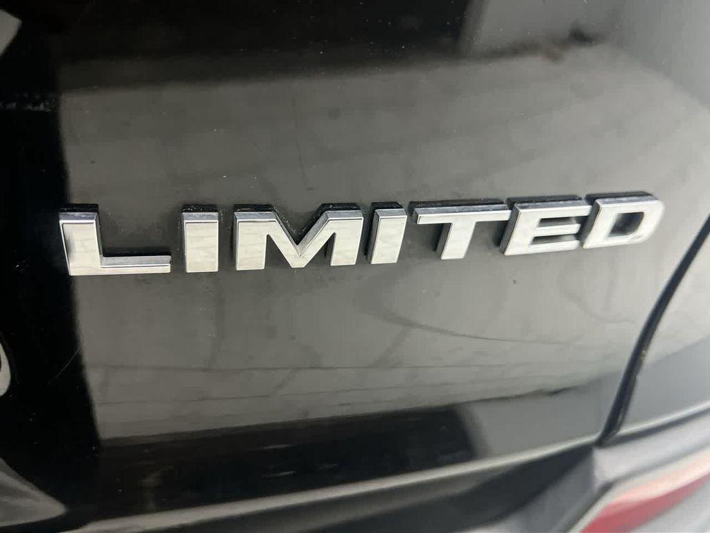 used 2020 Jeep Cherokee car, priced at $15,447