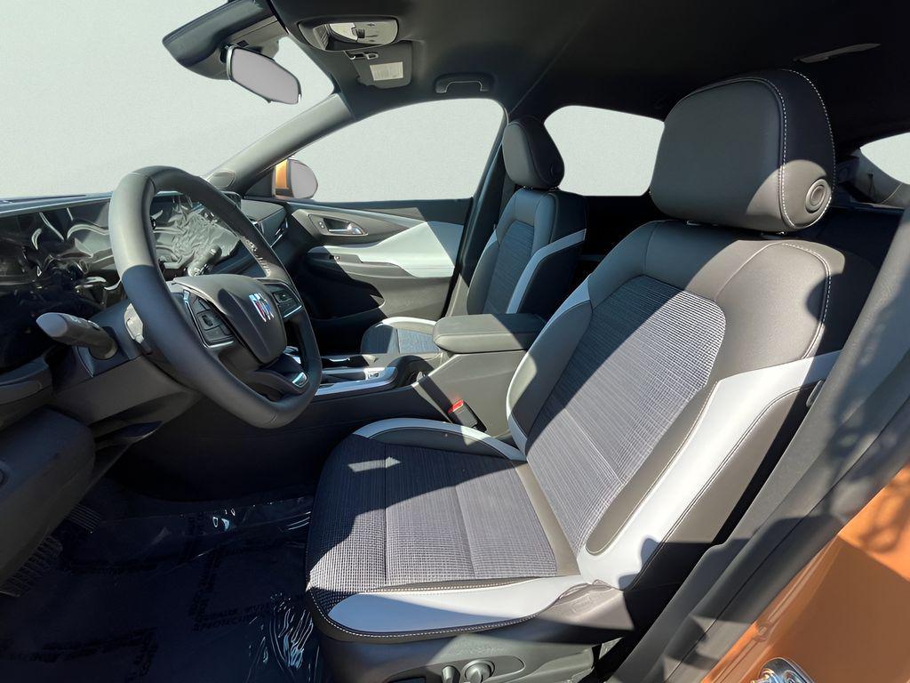 new 2025 Buick Envista car, priced at $24,025