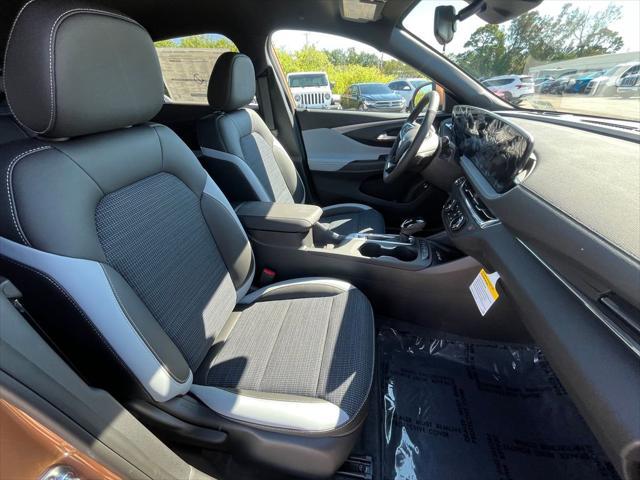 new 2025 Buick Envista car, priced at $27,305
