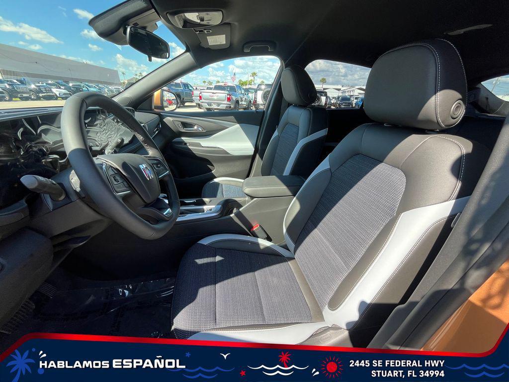 new 2025 Buick Envista car, priced at $24,025