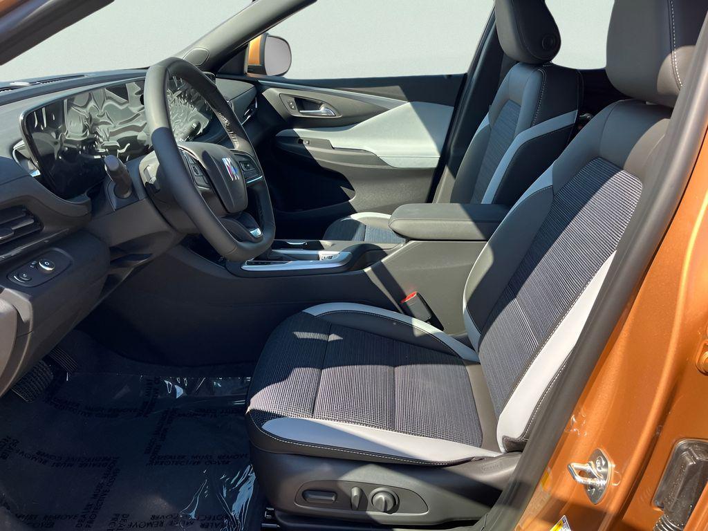 new 2025 Buick Envista car, priced at $24,025