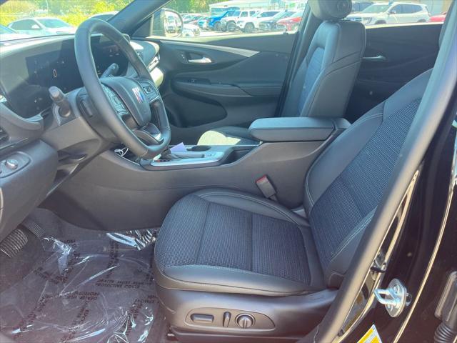 new 2025 Buick Envista car, priced at $26,346