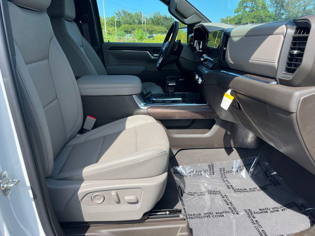new 2025 GMC Sierra 1500 car, priced at $53,807