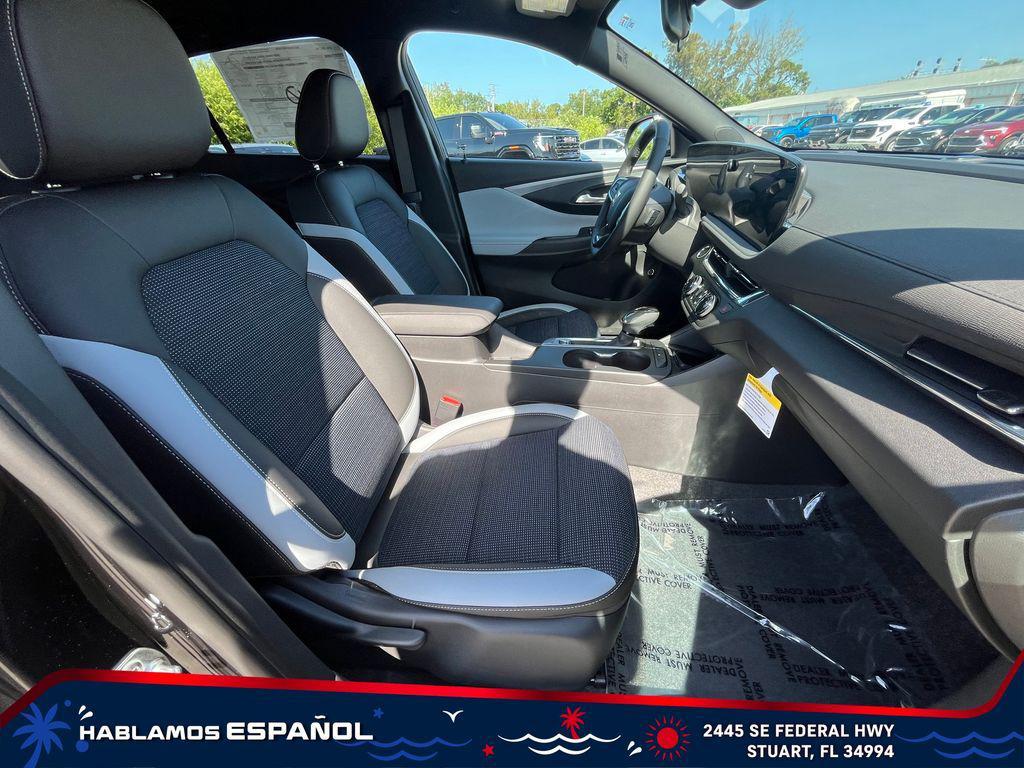 new 2025 Buick Envista car, priced at $24,065