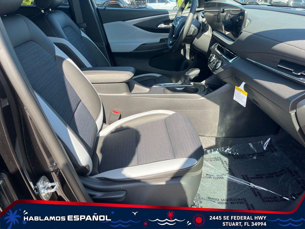 new 2025 Buick Envista car, priced at $24,065