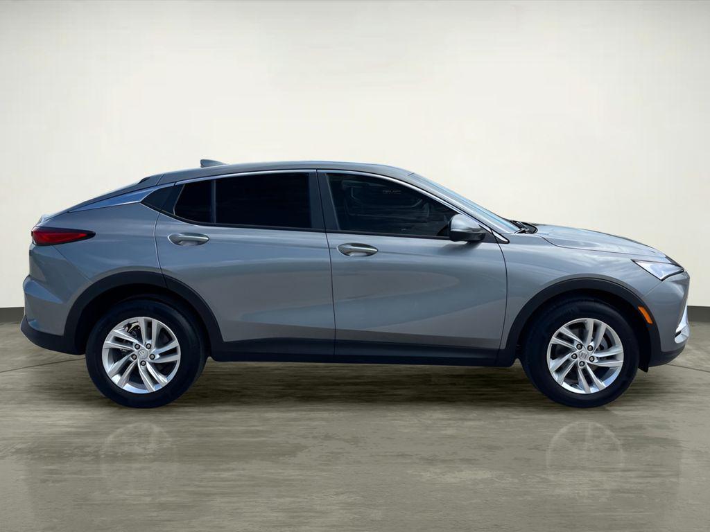 new 2025 Buick Envista car, priced at $24,625