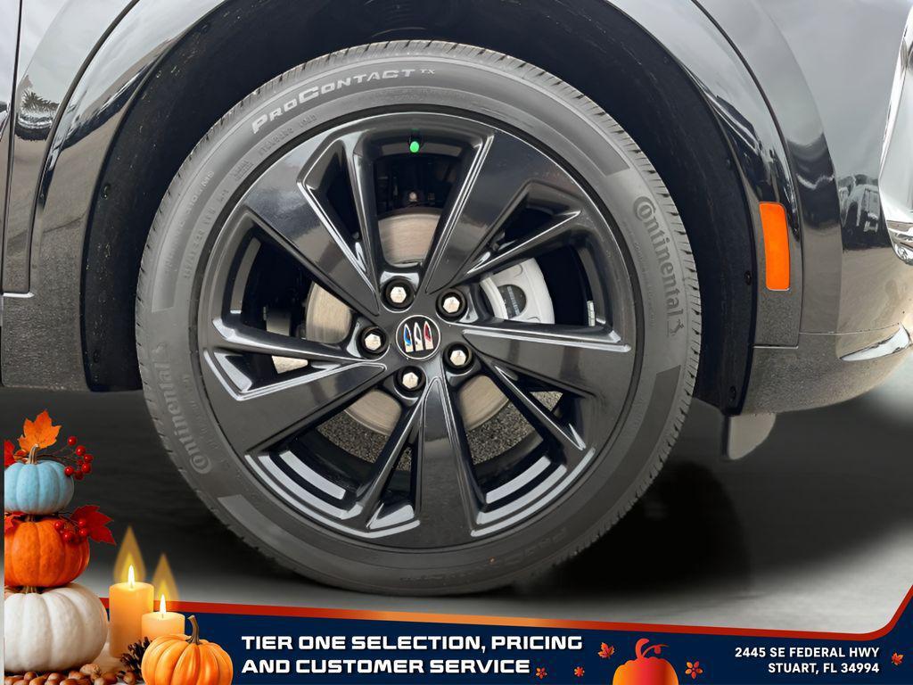 new 2025 Buick Envision car, priced at $37,810