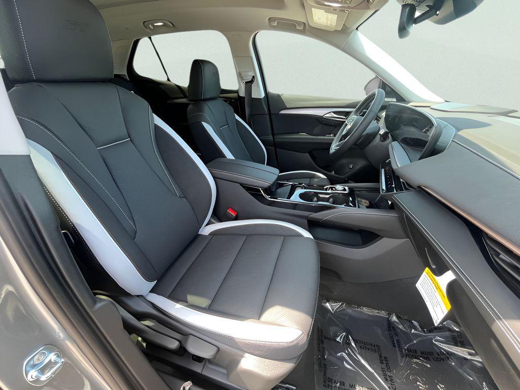 new 2025 Buick Envision car, priced at $38,005