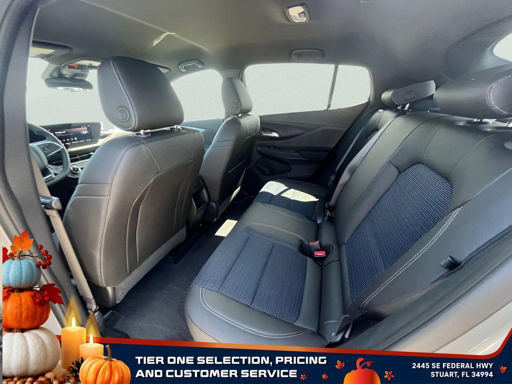 new 2025 Buick Envista car, priced at $24,625