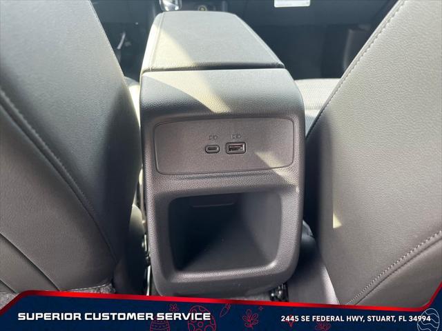 new 2025 Buick Envista car, priced at $25,129