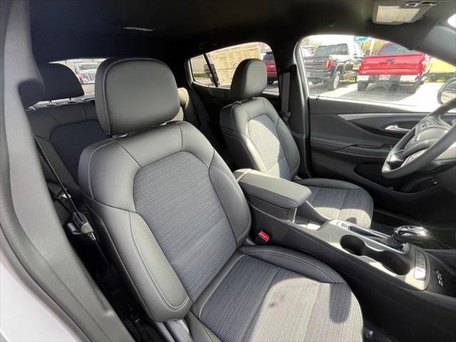 new 2025 Buick Envista car, priced at $24,879