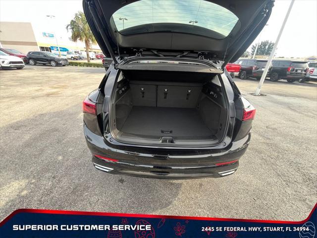 new 2025 Buick Envision car, priced at $40,345