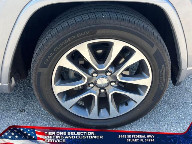 used 2017 Jeep Grand Cherokee car, priced at $18,997