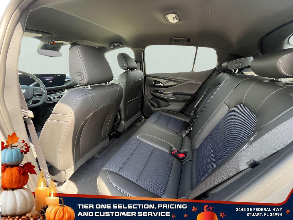 new 2025 Buick Envista car, priced at $24,625