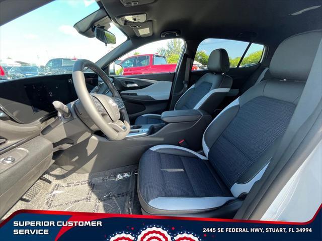 new 2025 Buick Envista car, priced at $25,800