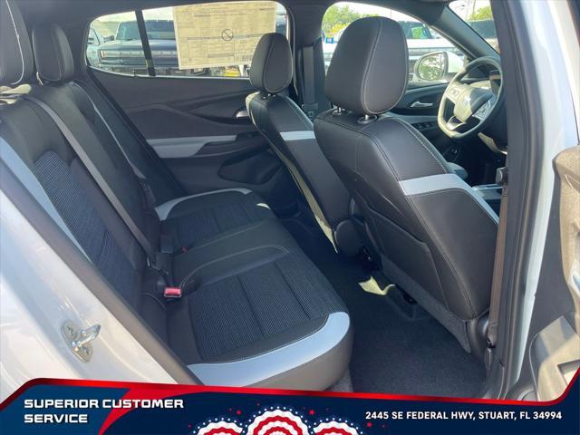 new 2025 Buick Envista car, priced at $25,800