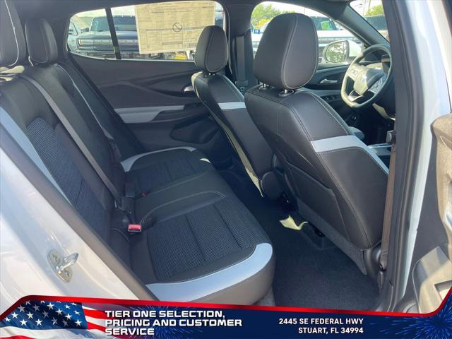 new 2025 Buick Envista car, priced at $25,800