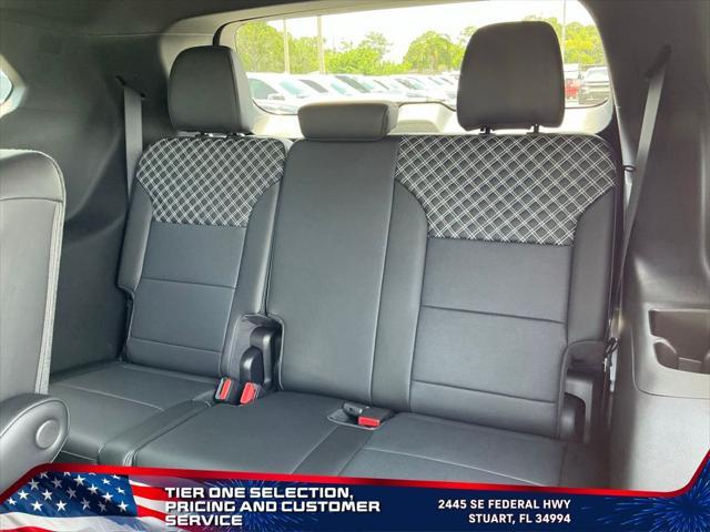 new 2025 GMC Acadia car, priced at $55,032