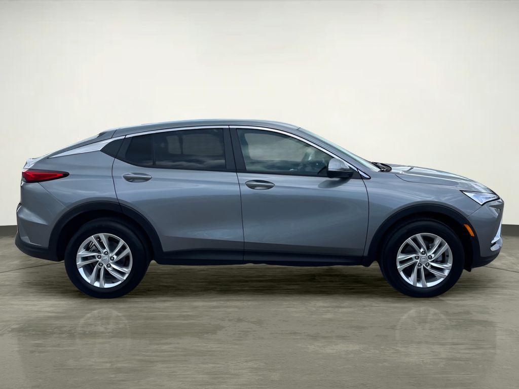 new 2025 Buick Envista car, priced at $24,375