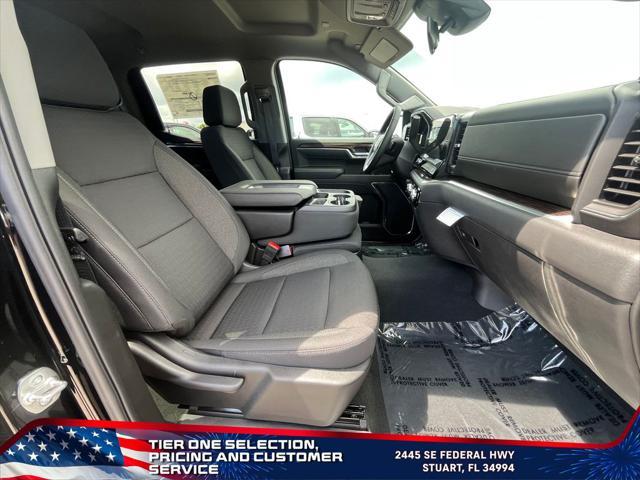 new 2025 GMC Sierra 1500 car, priced at $42,004