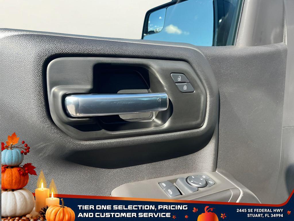 new 2025 GMC Sierra 1500 car, priced at $30,204