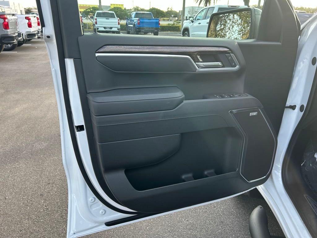 new 2025 GMC Sierra 1500 car, priced at $48,565