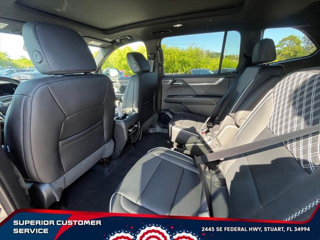 new 2025 GMC Acadia car, priced at $58,223