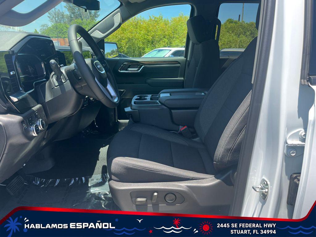 new 2025 GMC Sierra 1500 car, priced at $43,901