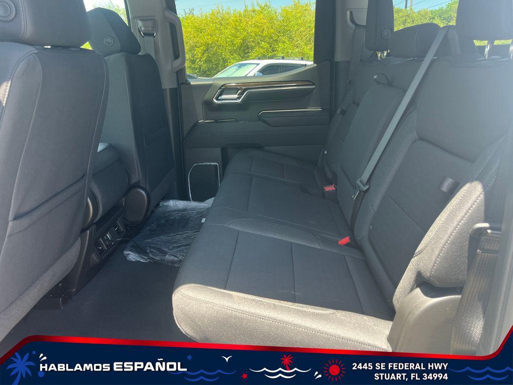 new 2025 GMC Sierra 1500 car, priced at $43,901