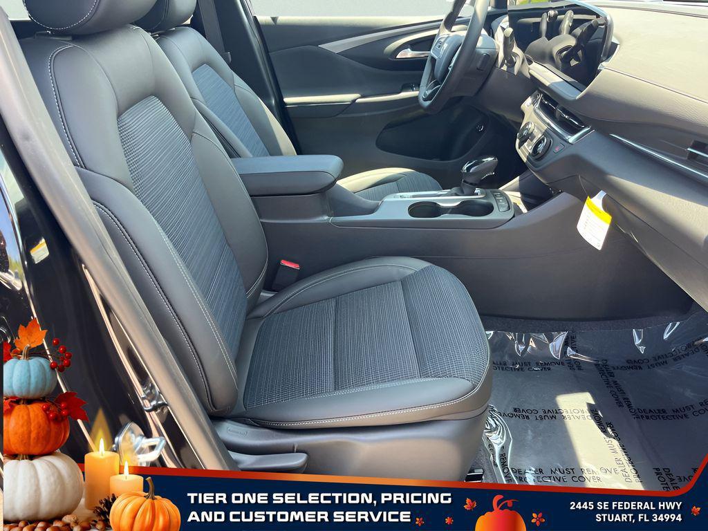 new 2025 Buick Envista car, priced at $24,625