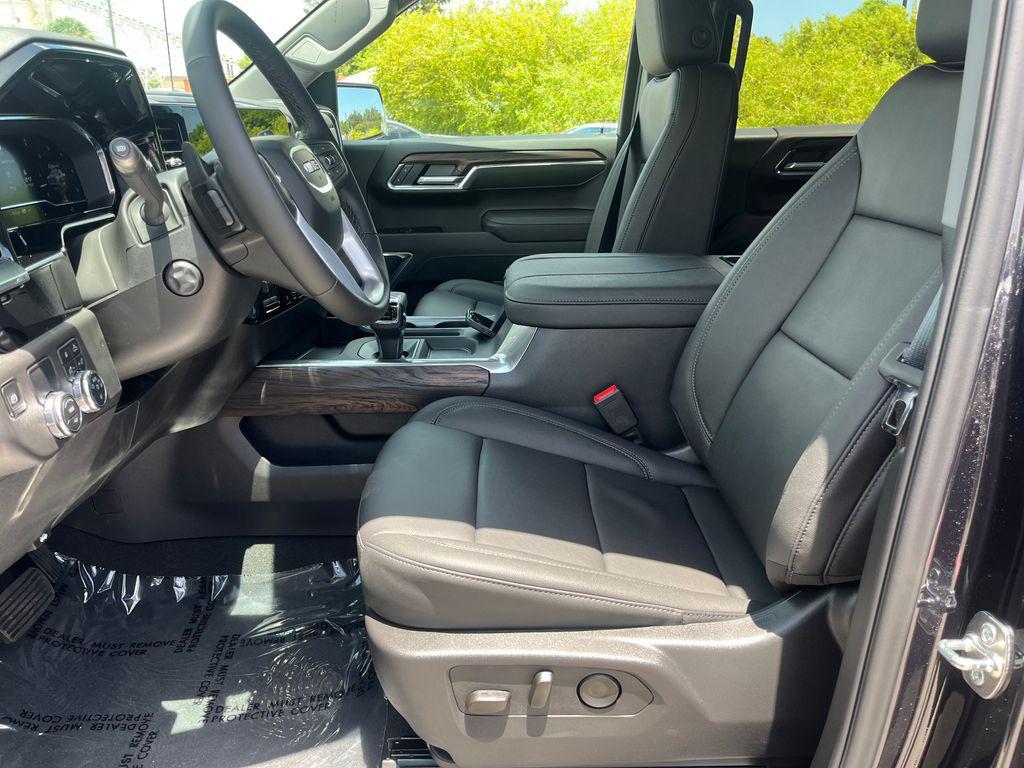 new 2025 GMC Sierra 1500 car, priced at $49,697