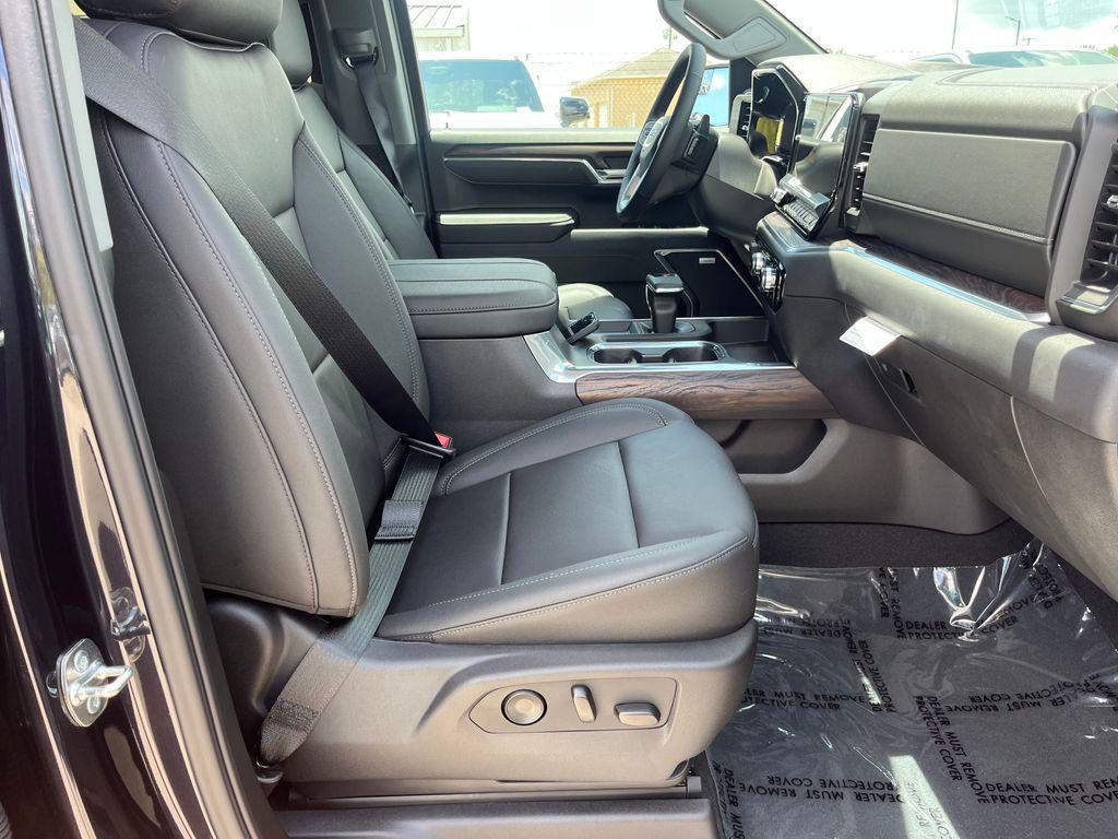 new 2025 GMC Sierra 1500 car, priced at $49,697