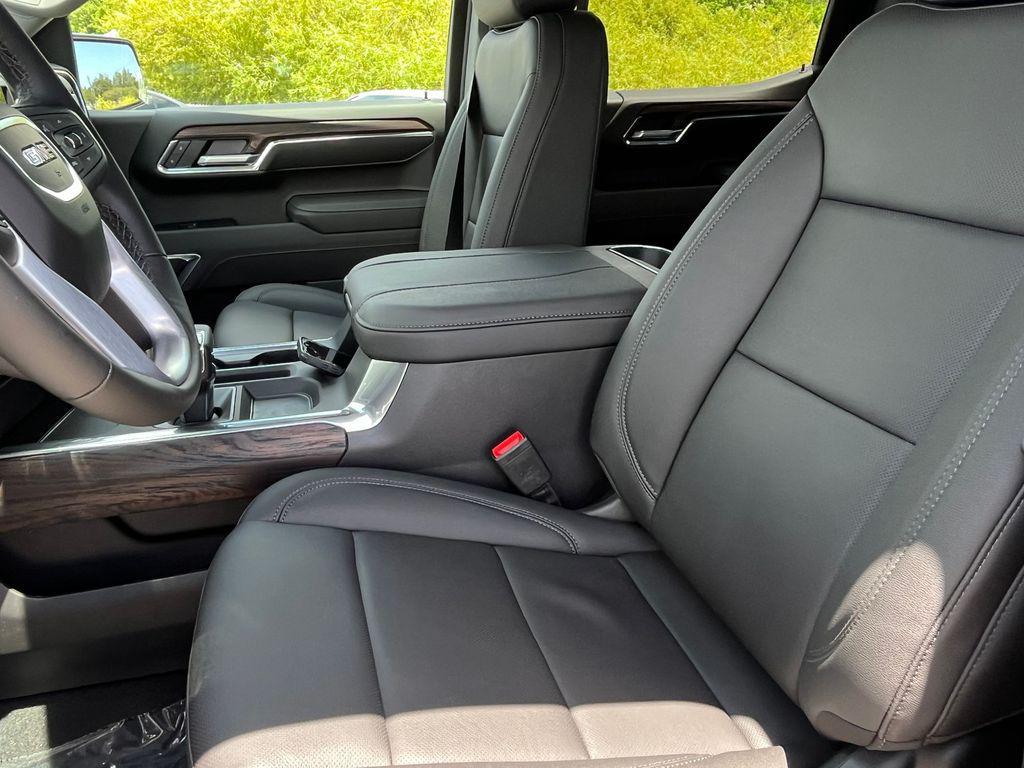 new 2025 GMC Sierra 1500 car, priced at $49,697