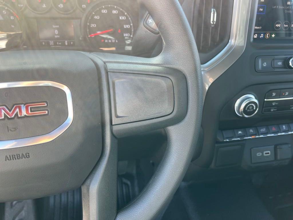 new 2025 GMC Sierra 1500 car, priced at $30,204
