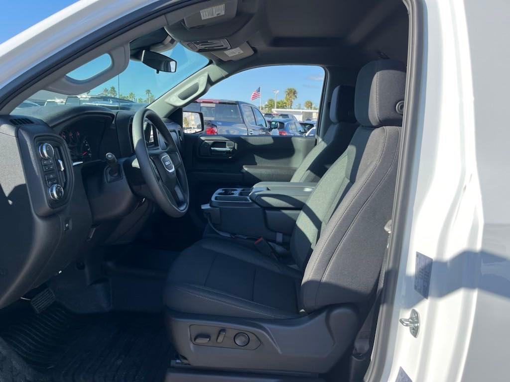new 2025 GMC Sierra 1500 car, priced at $30,204
