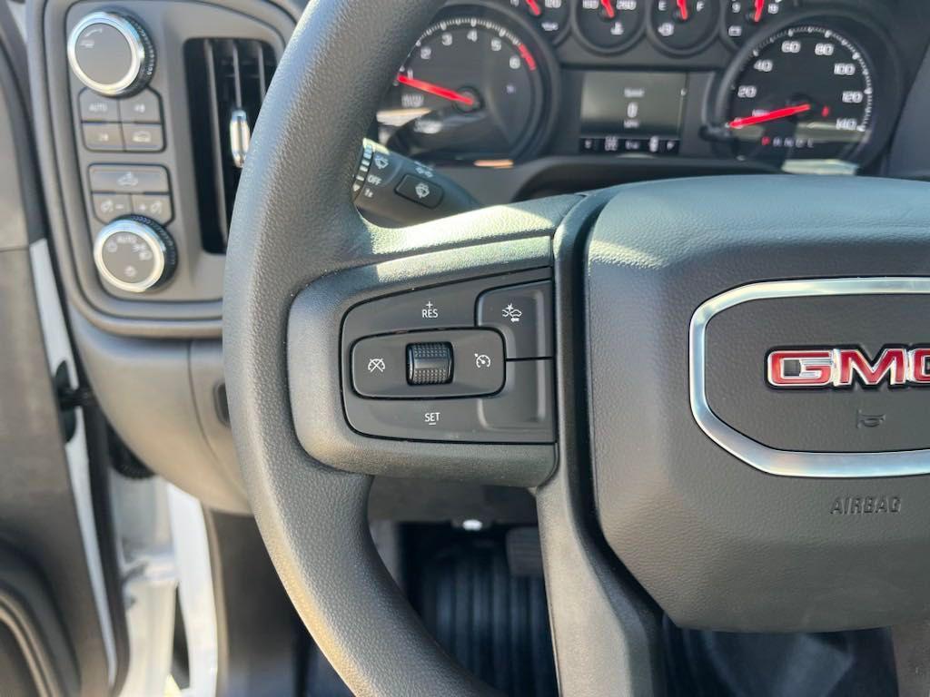 new 2025 GMC Sierra 1500 car, priced at $30,204