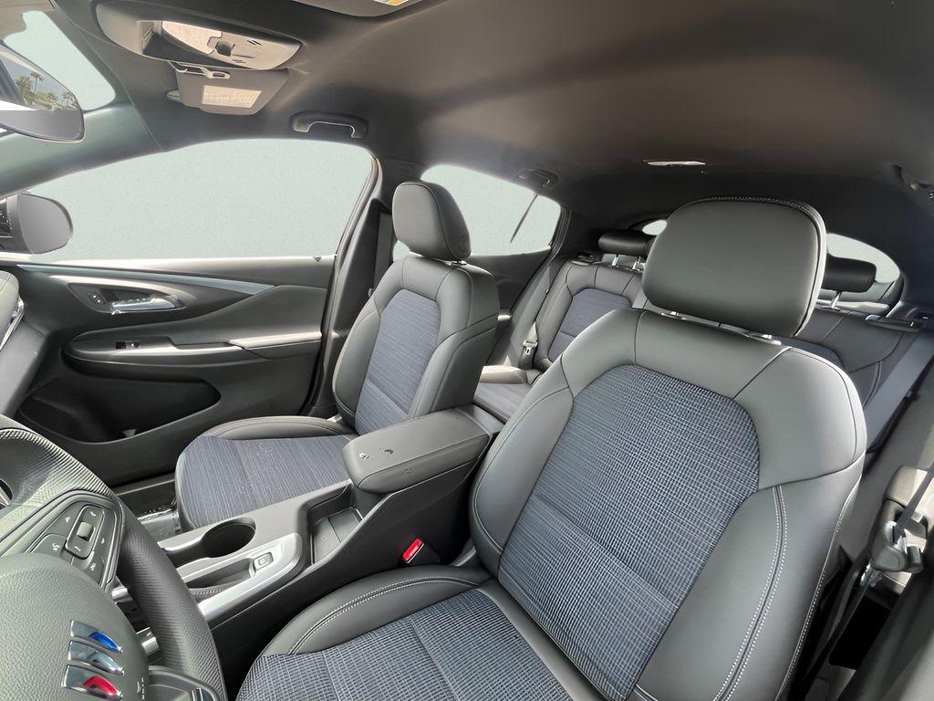 new 2025 Buick Envista car, priced at $23,880