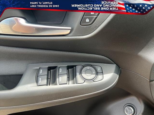 new 2025 Buick Envista car, priced at $26,485