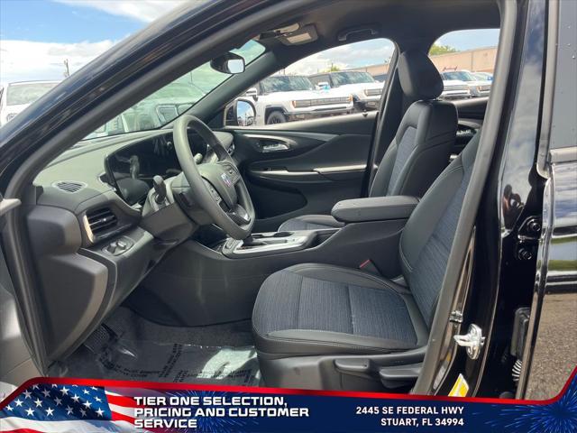 new 2025 Buick Envista car, priced at $26,485