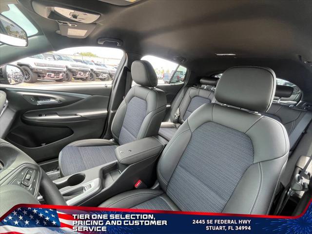 new 2025 Buick Envista car, priced at $26,485
