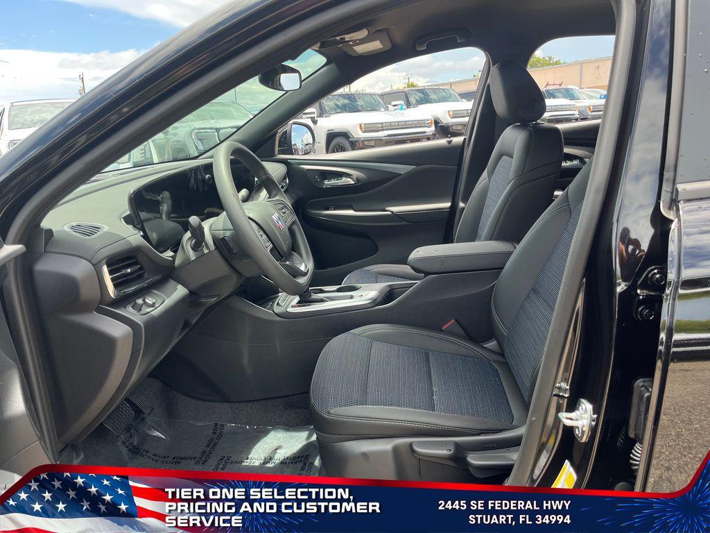 new 2025 Buick Envista car, priced at $23,880