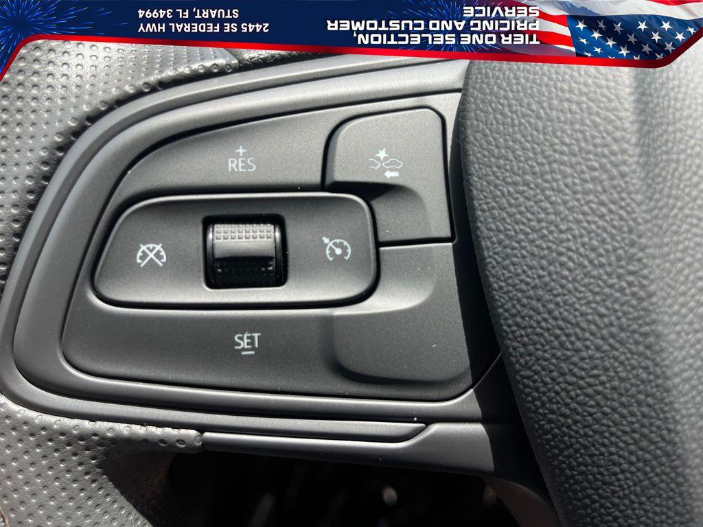 new 2025 Buick Envista car, priced at $23,880