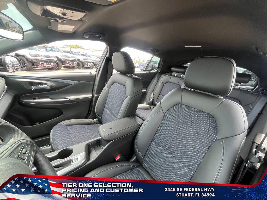 new 2025 Buick Envista car, priced at $23,880