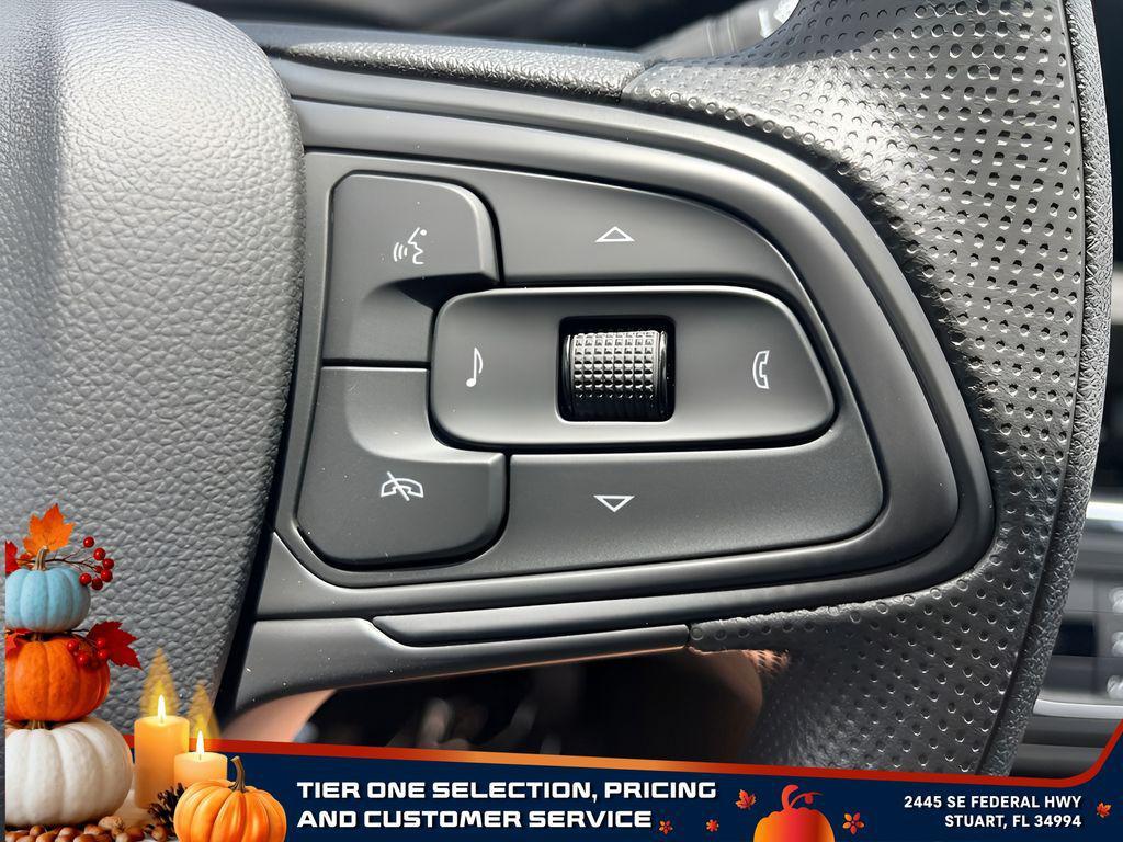 new 2025 Buick Envista car, priced at $23,880