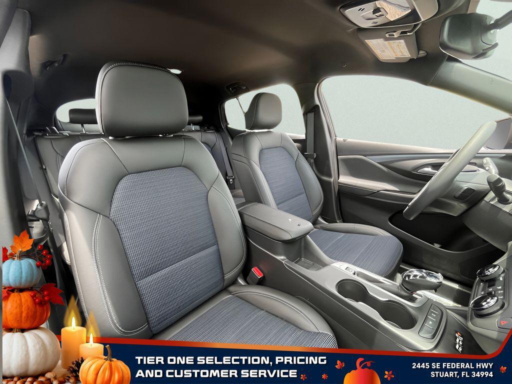 new 2025 Buick Envista car, priced at $23,880