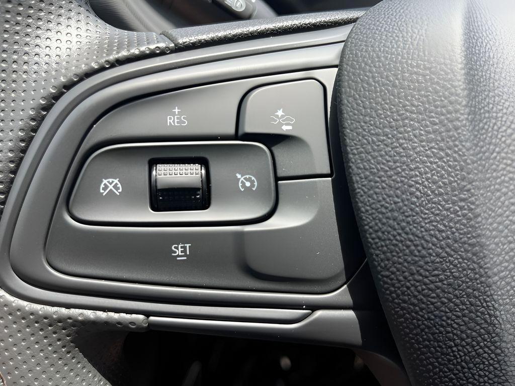 new 2025 Buick Envista car, priced at $23,880