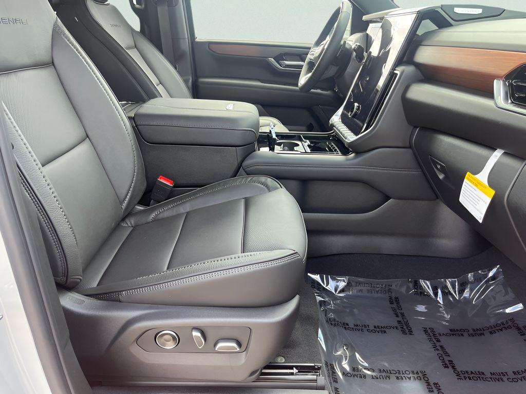 new 2025 GMC Yukon car, priced at $90,600