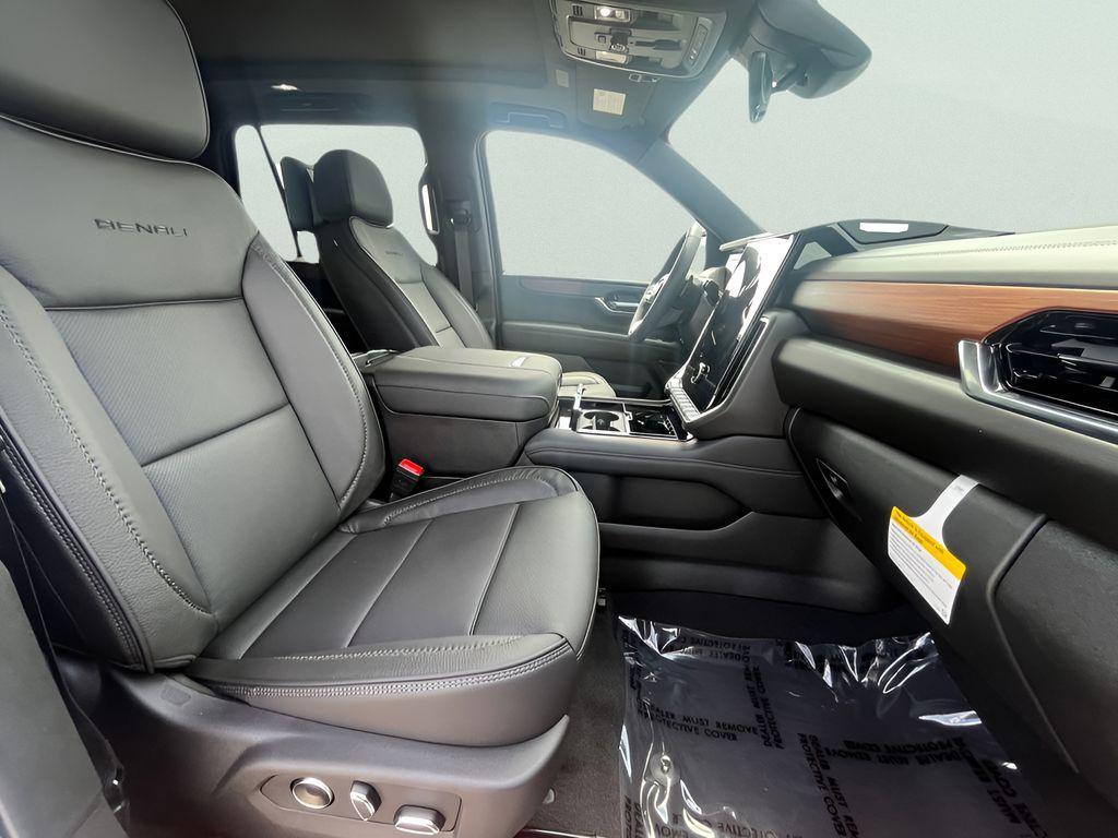 new 2025 GMC Yukon car, priced at $90,600