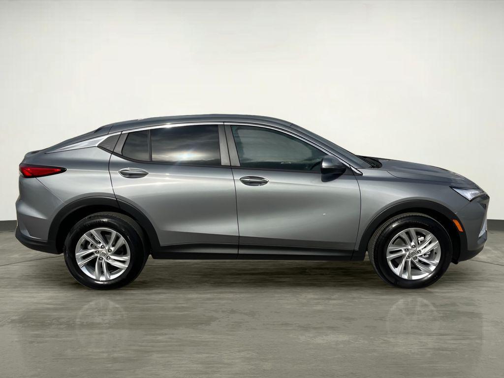 new 2025 Buick Envista car, priced at $23,725